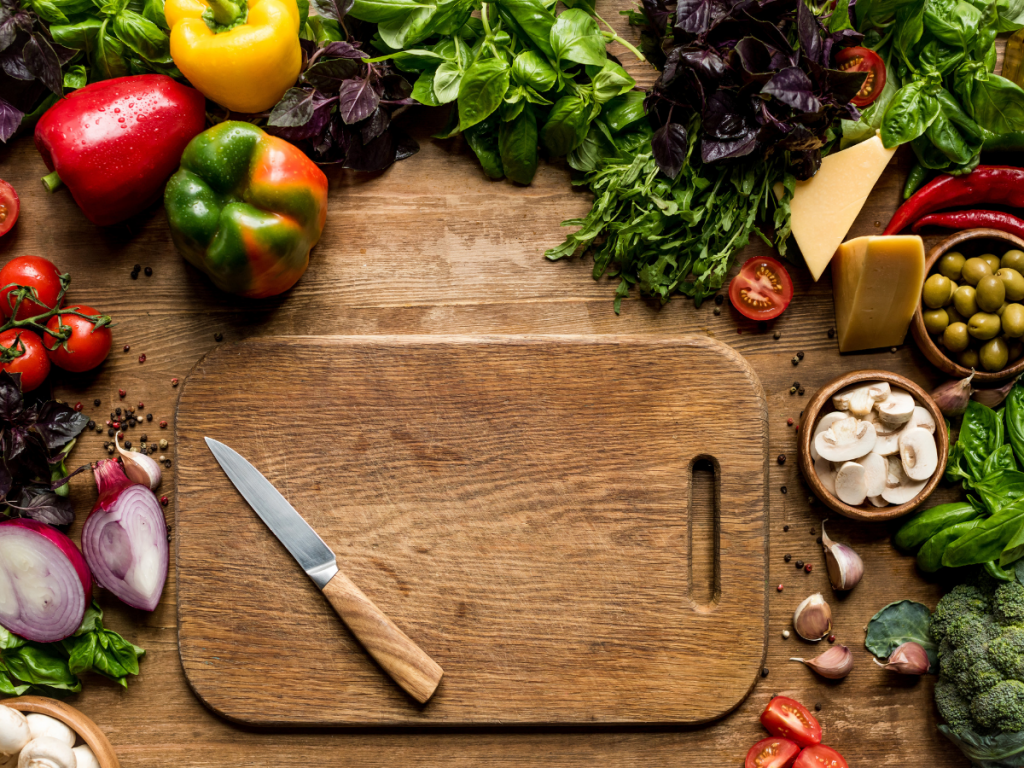 Kitchen Essentials: A picture of a cutting board